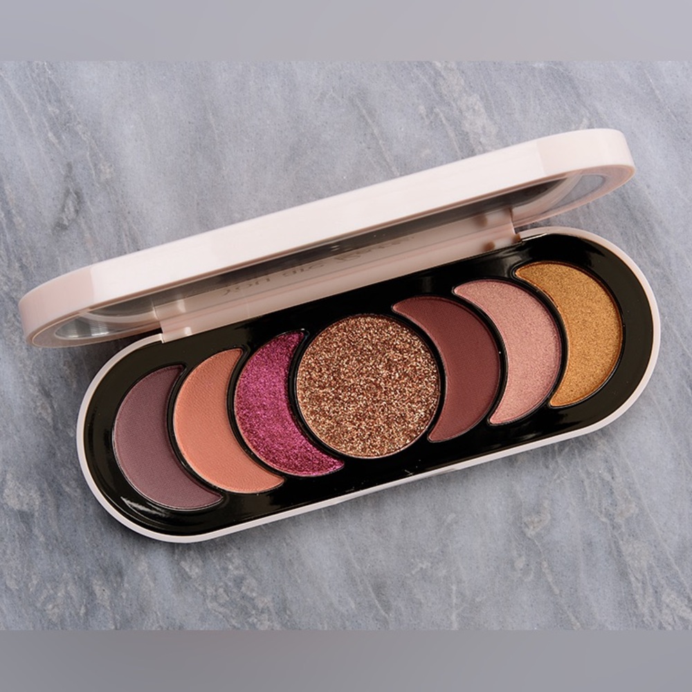 Rare Beauty Discovery Eyeshadow Palette